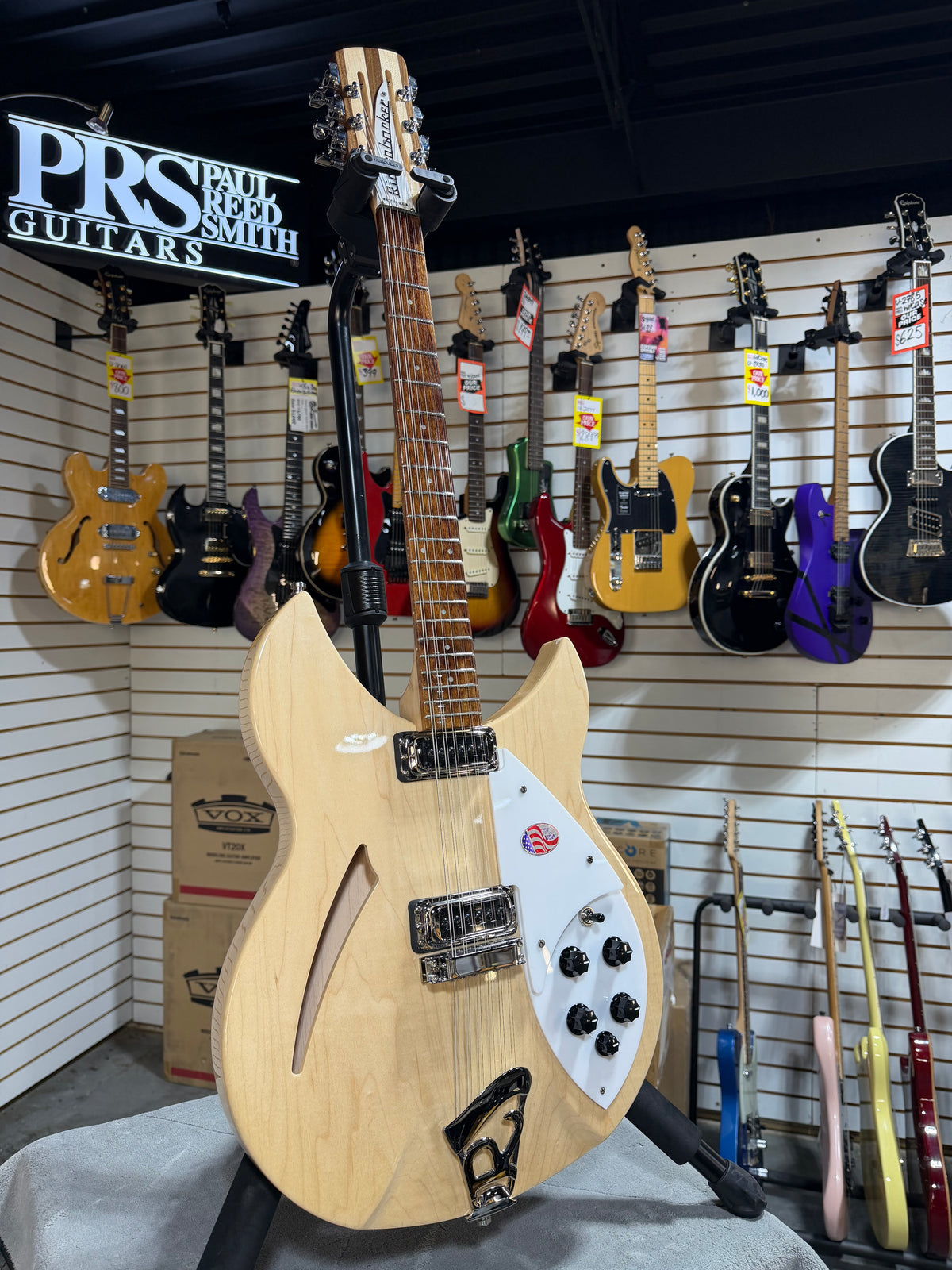 Rickenbacker 330/12 Mapleglo