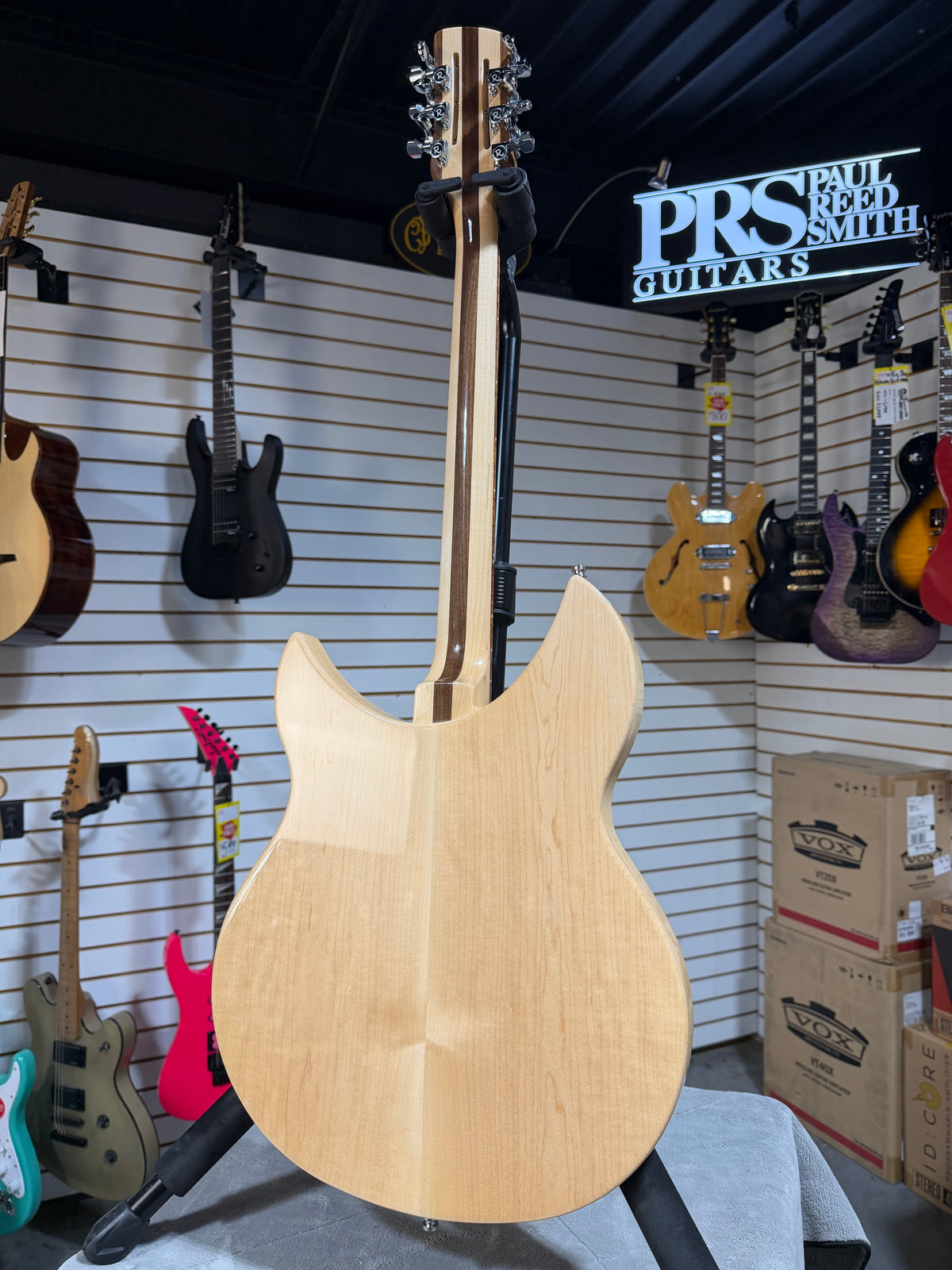 Rickenbacker 330/12 Mapleglo