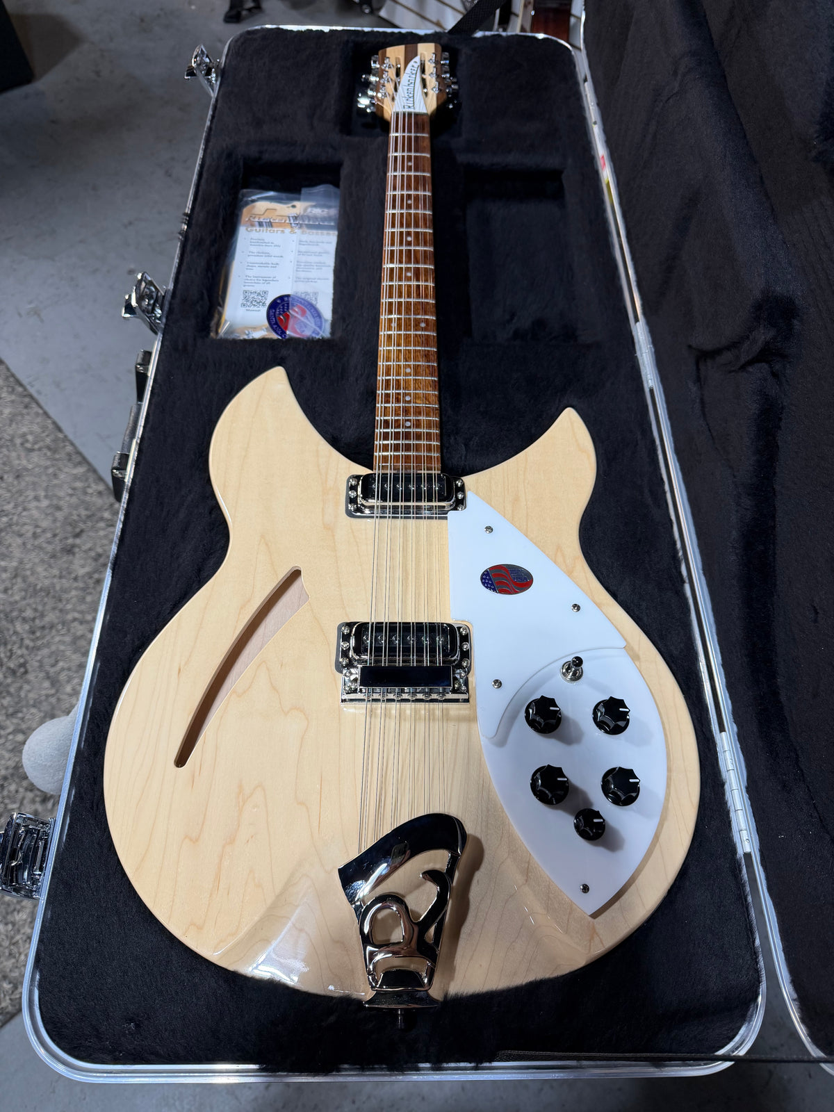 Rickenbacker 330/12 Mapleglo
