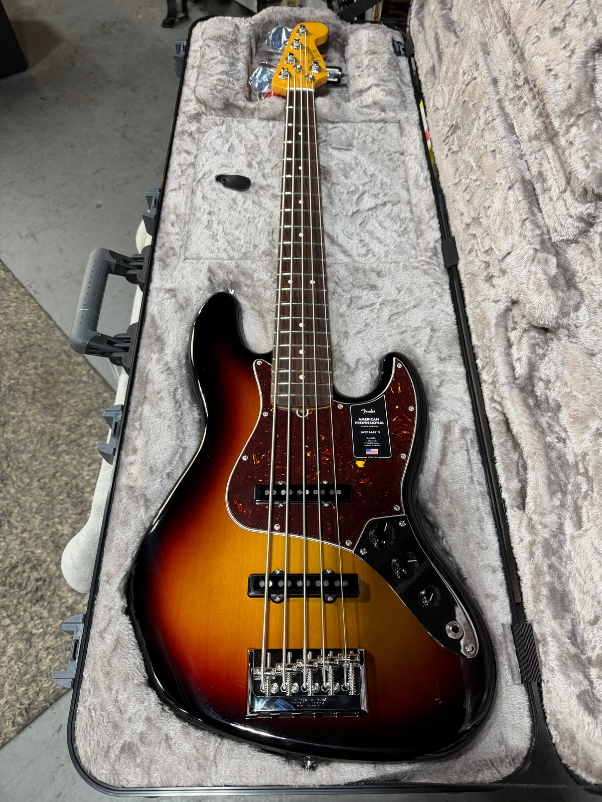 Fender American Professional Jazz Bass V 3-color Sunburst