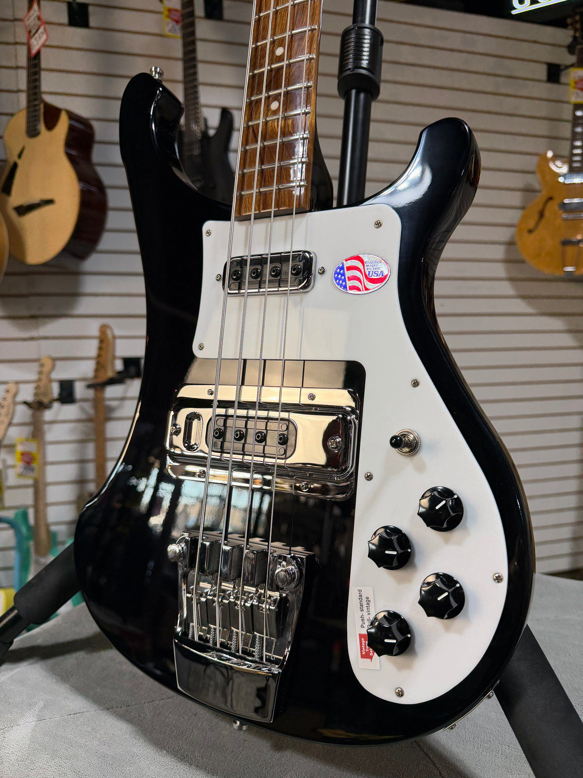 Rickenbacker 4003S Jetglo