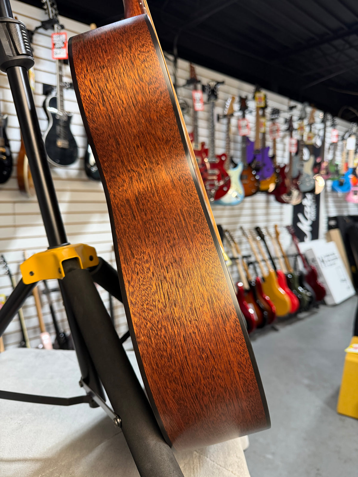 Martin 000-10E Shawn Mendes Natural