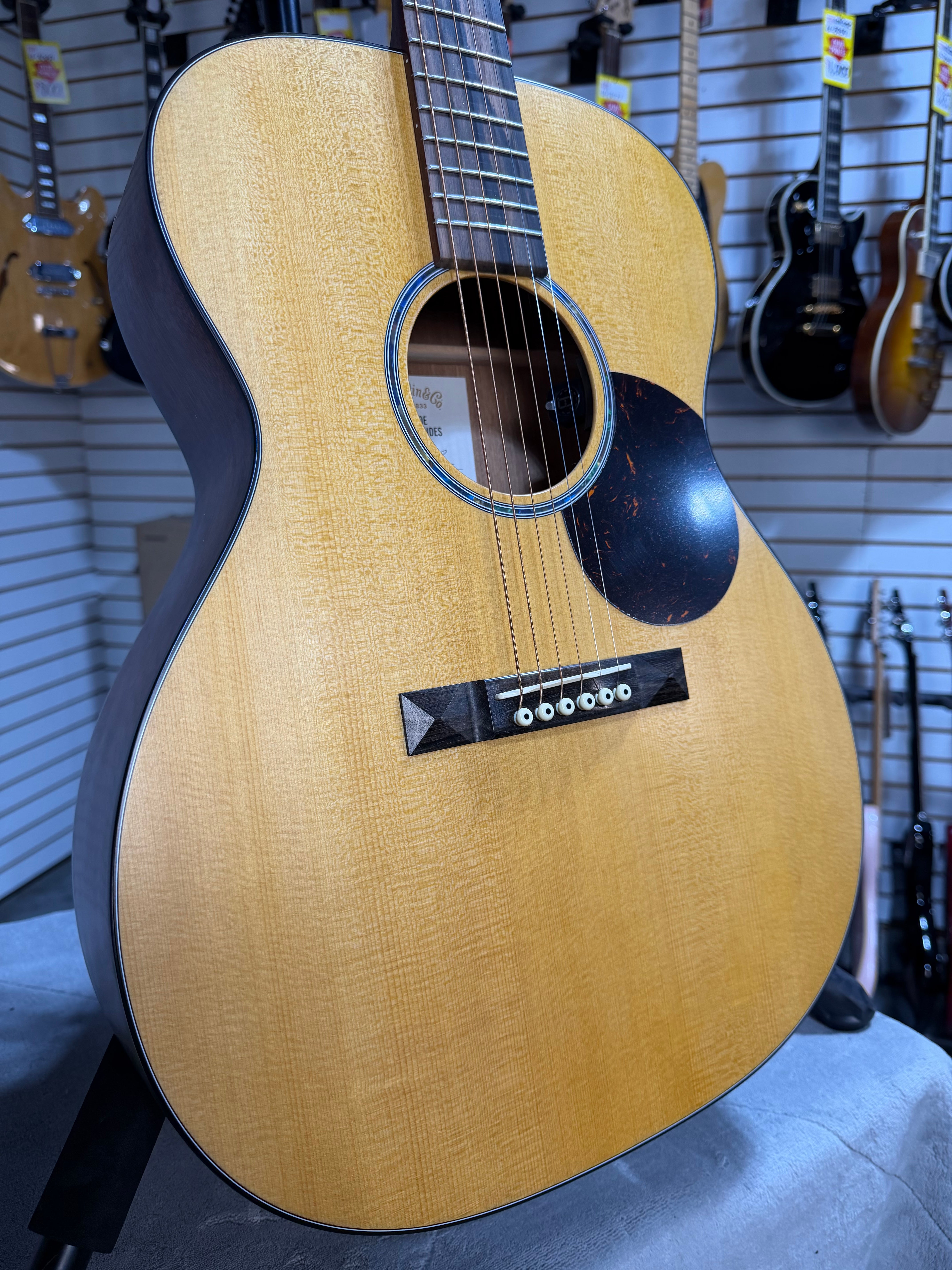 Martin 000-10E Shawn Mendes Natural