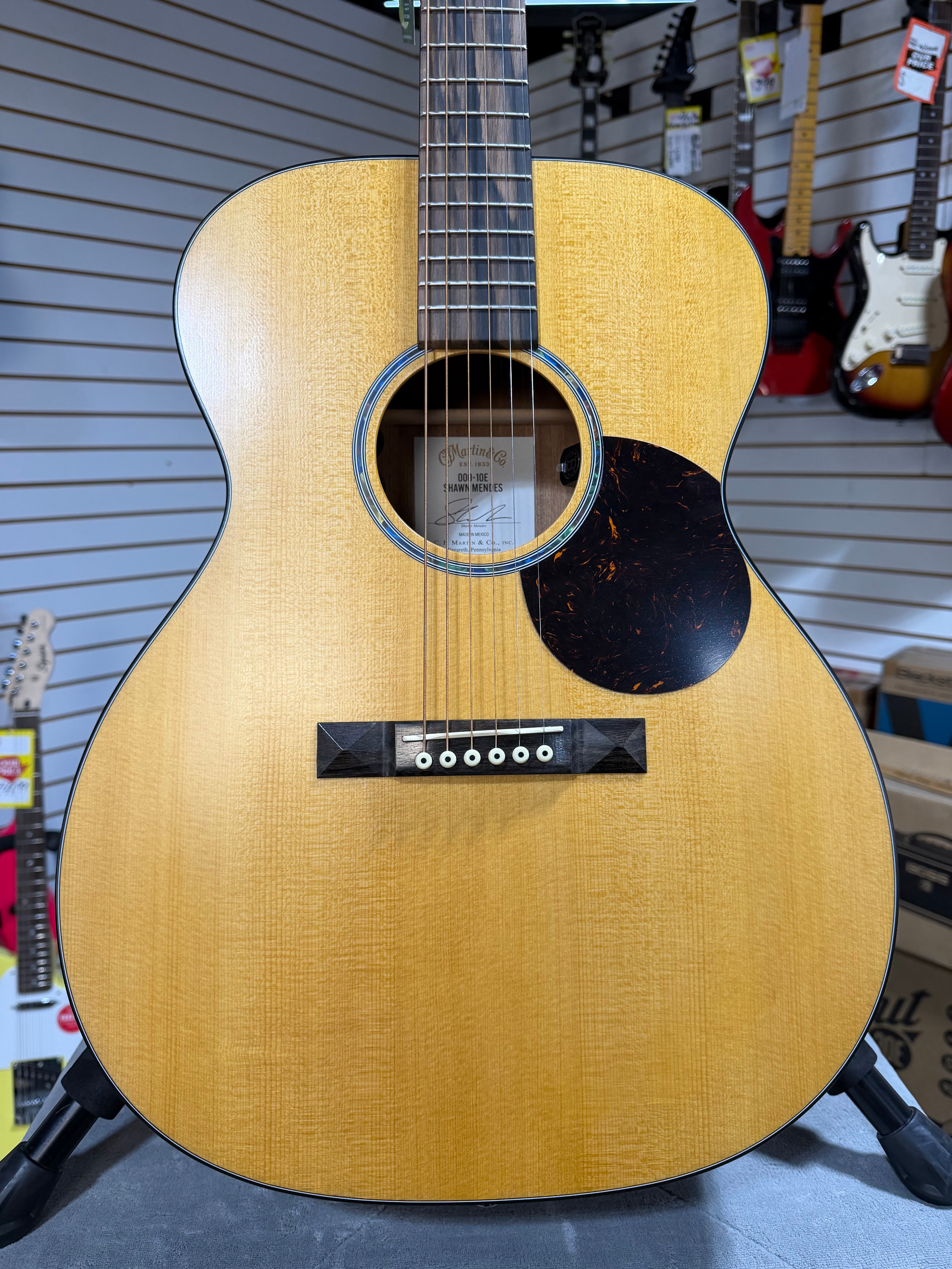 Martin 000-10E Shawn Mendes Natural
