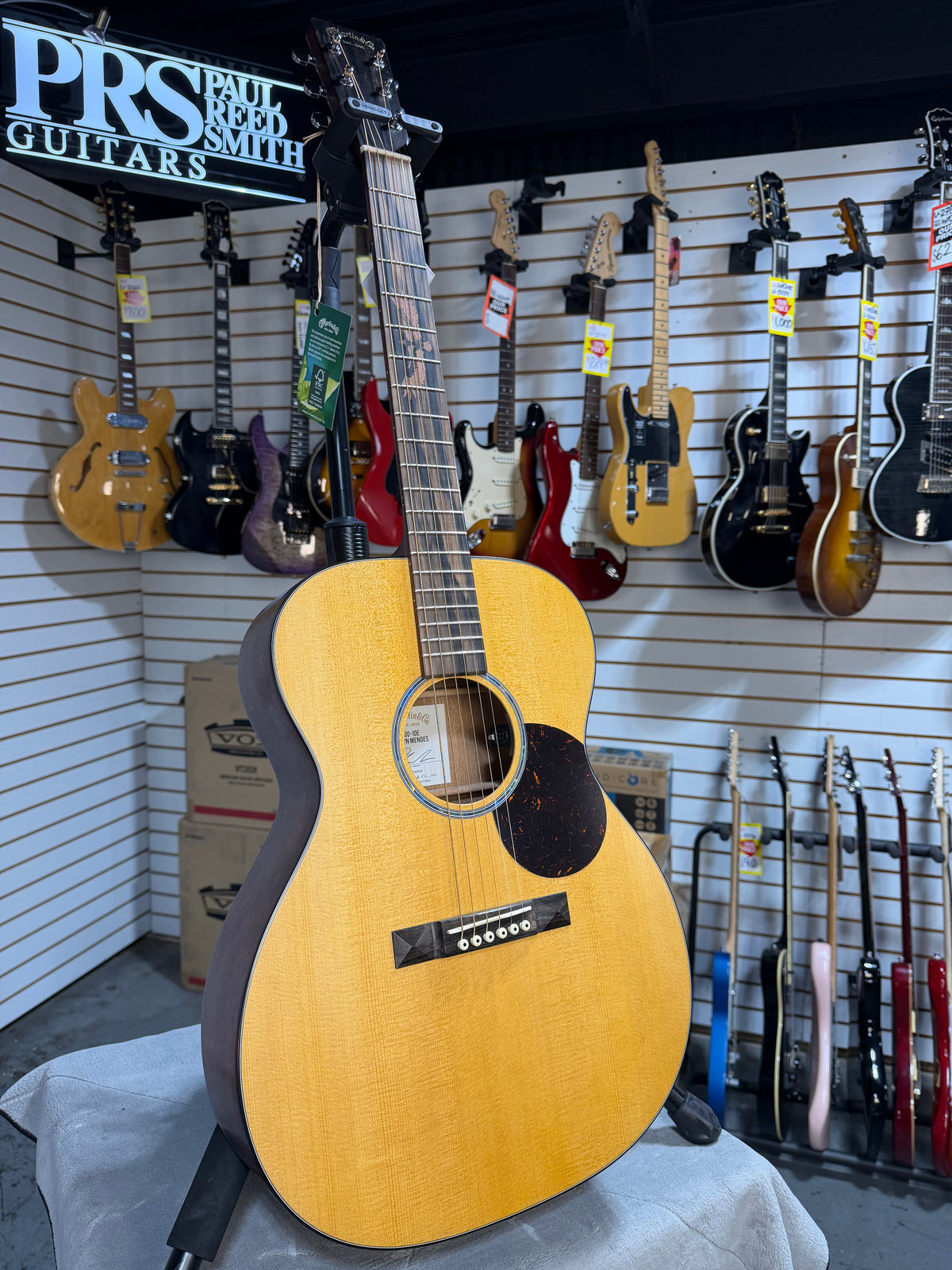 Martin 000-10E Shawn Mendes Natural