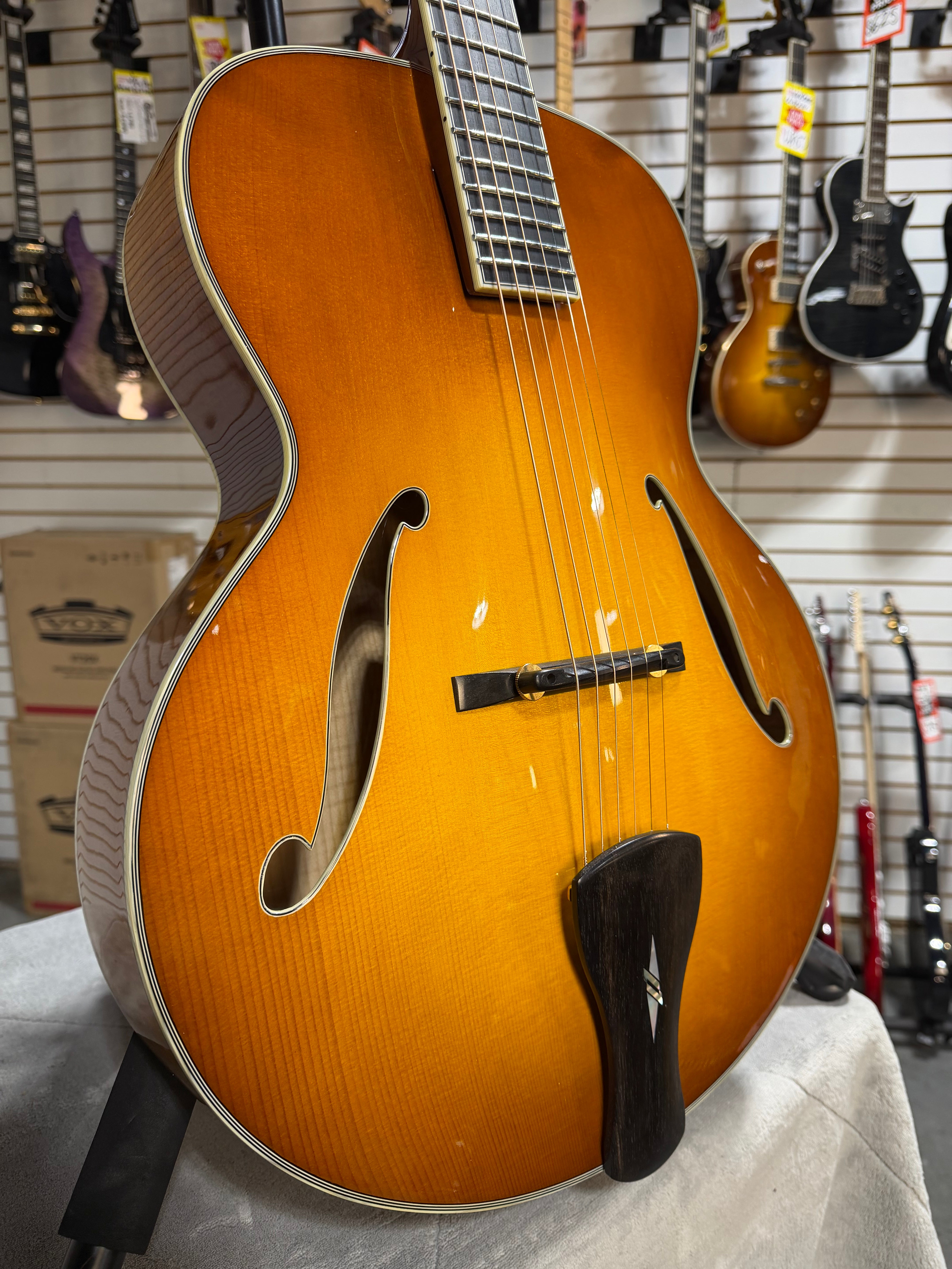 Eastman AR805 Goldburst