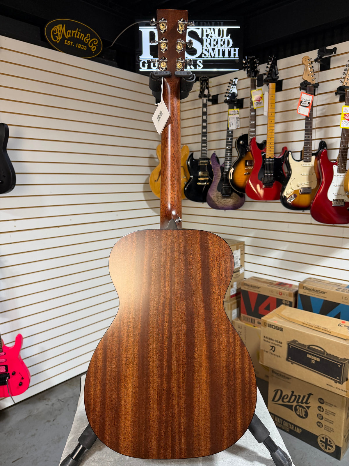 Martin 00-10E Road Series Retro Joe Bonamassa Signature Left Handed Sunburst