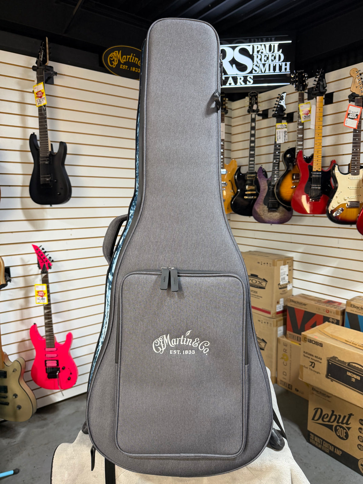 Martin 00-10E Road Series Retro Joe Bonamassa Signature Left Handed Sunburst