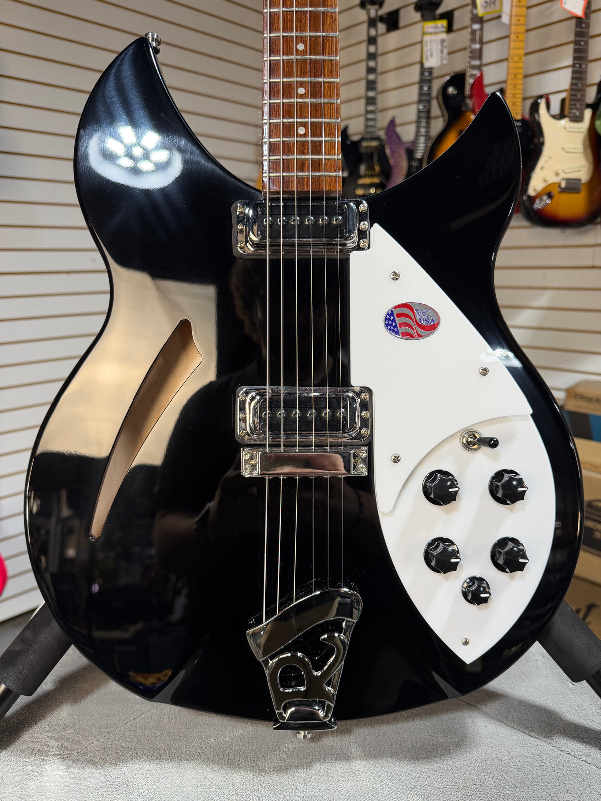 Rickenbacker 330 Jetglo
