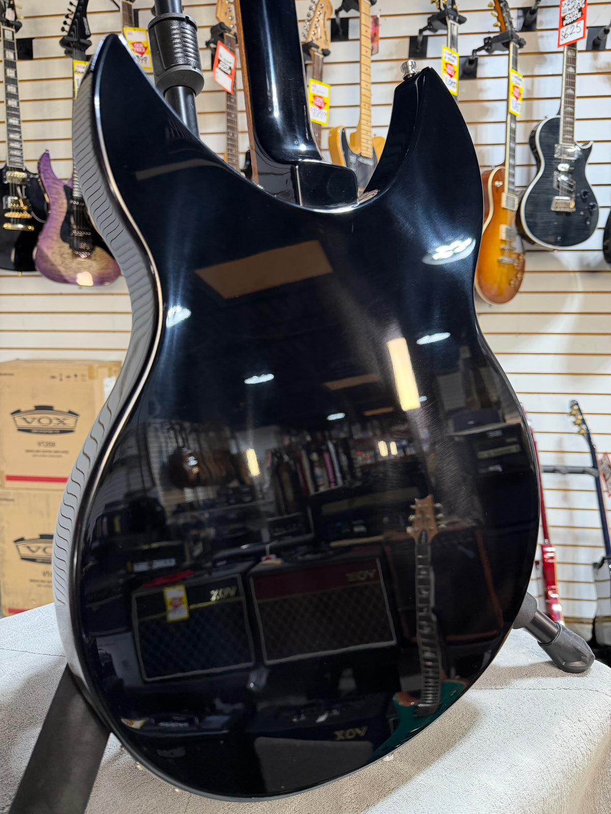 Rickenbacker 330 Jetglo