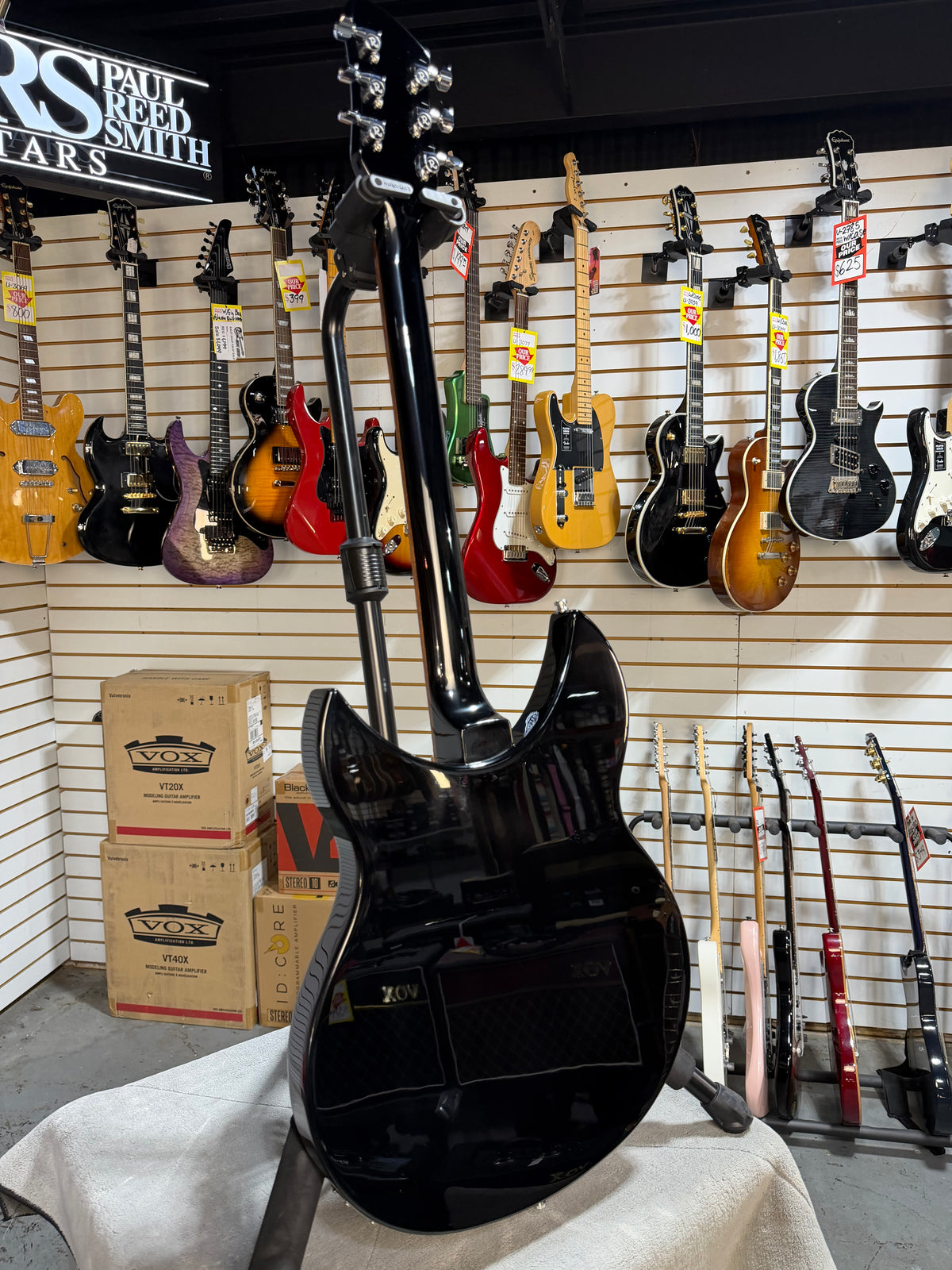Rickenbacker 330 Jetglo