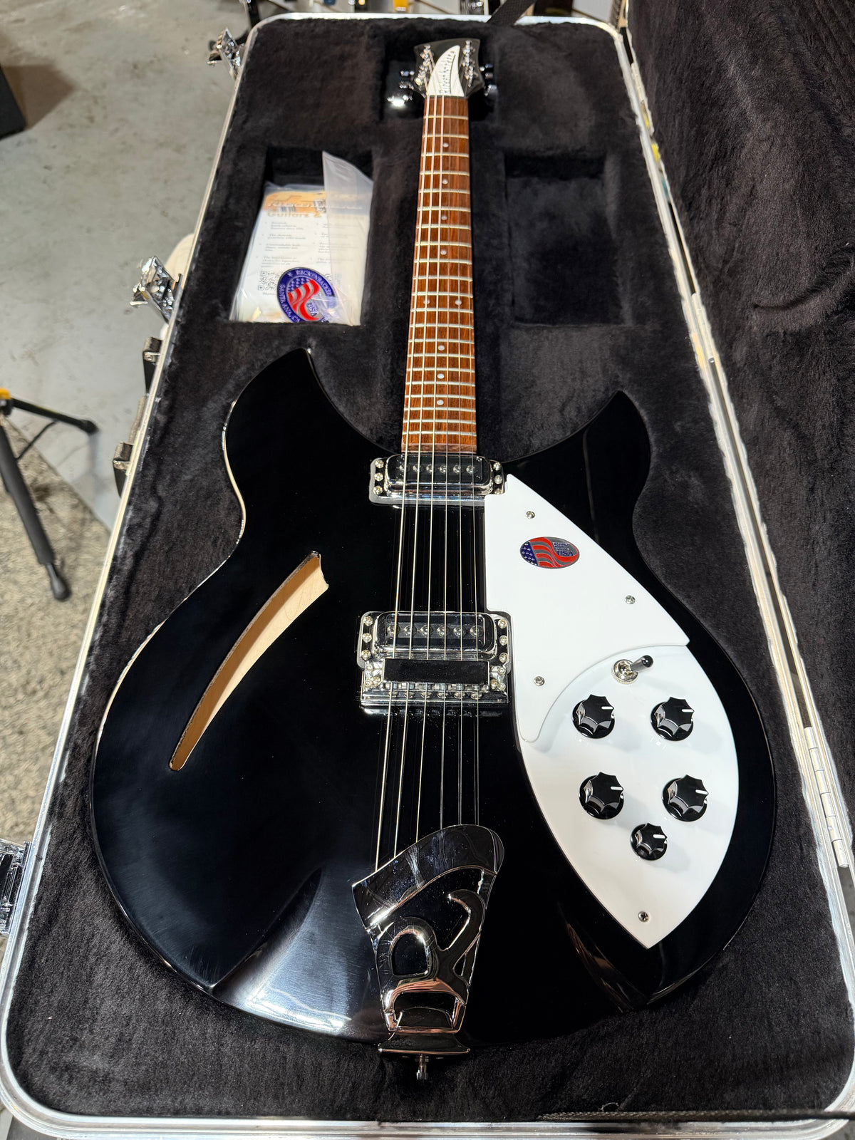Rickenbacker 330 Jetglo