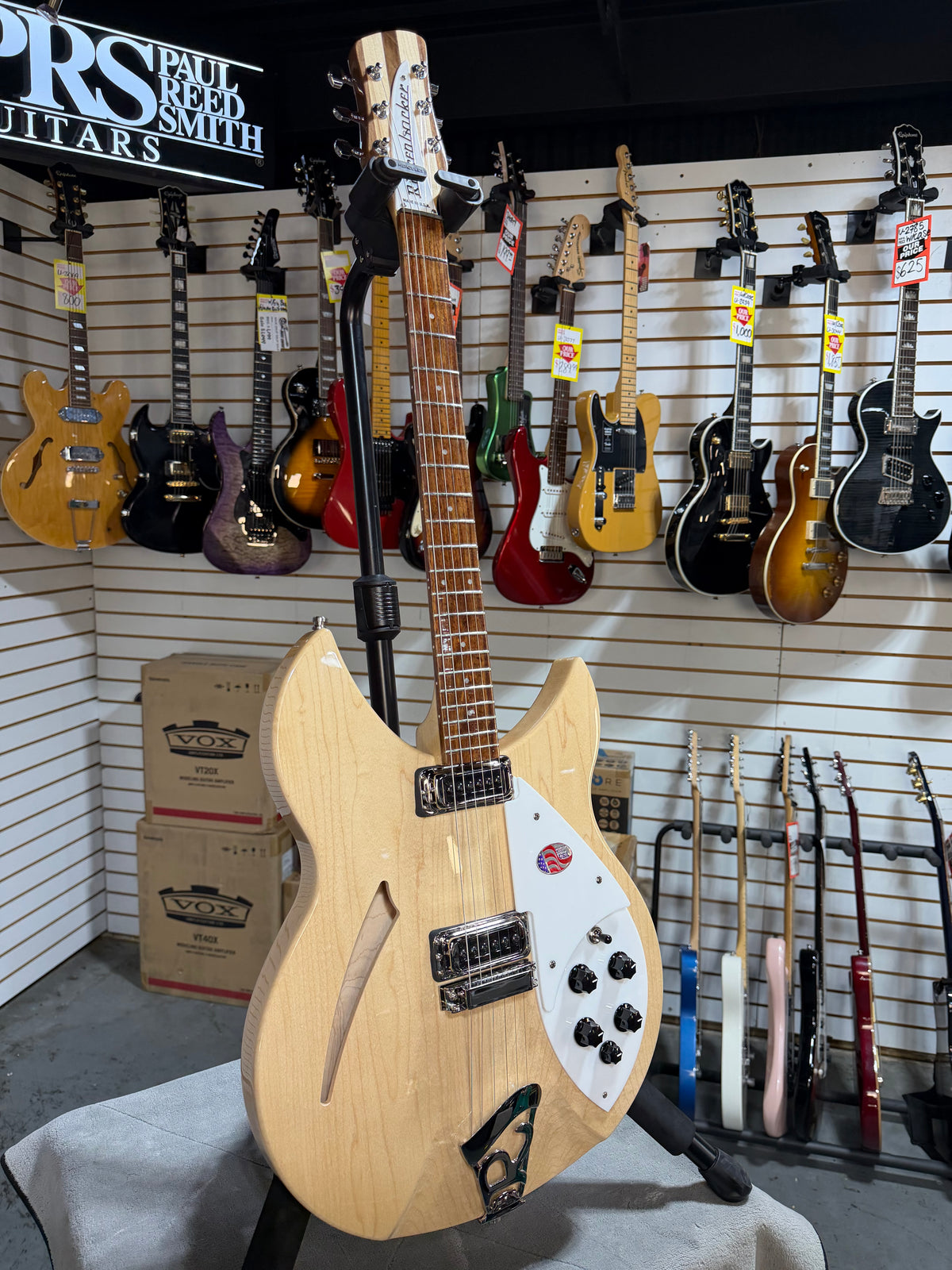 Rickenbacker 330 Mapleglo
