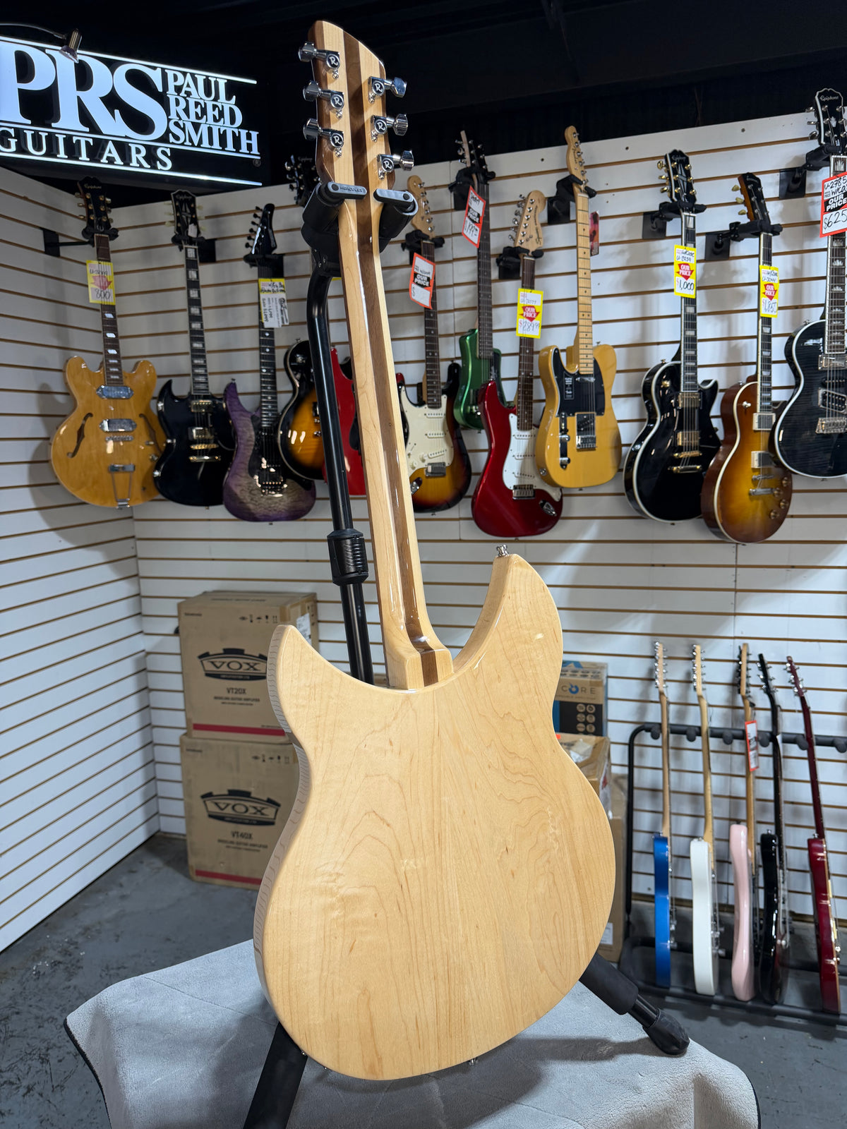 Rickenbacker 330 Mapleglo