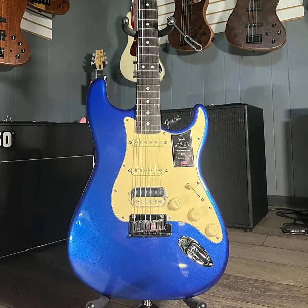 American Ultra Stratocaster HSS  - Cobra Blue W/ Rosewood Fretboard #667