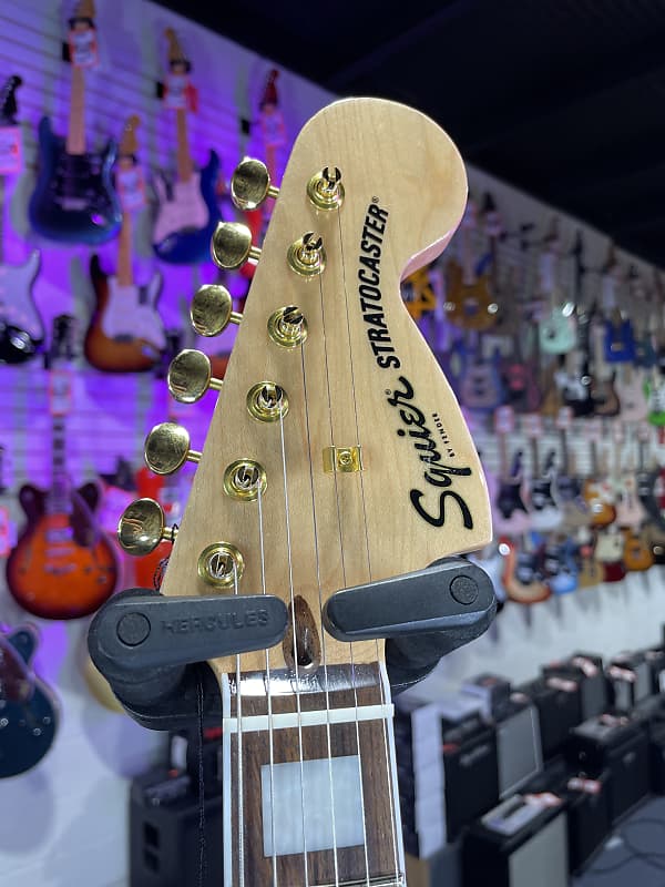 Squier 40th Anniversary Gold Edition Stratocaster - Lake Placid Blue *FREE PLEK WITH PURCHASE* 639