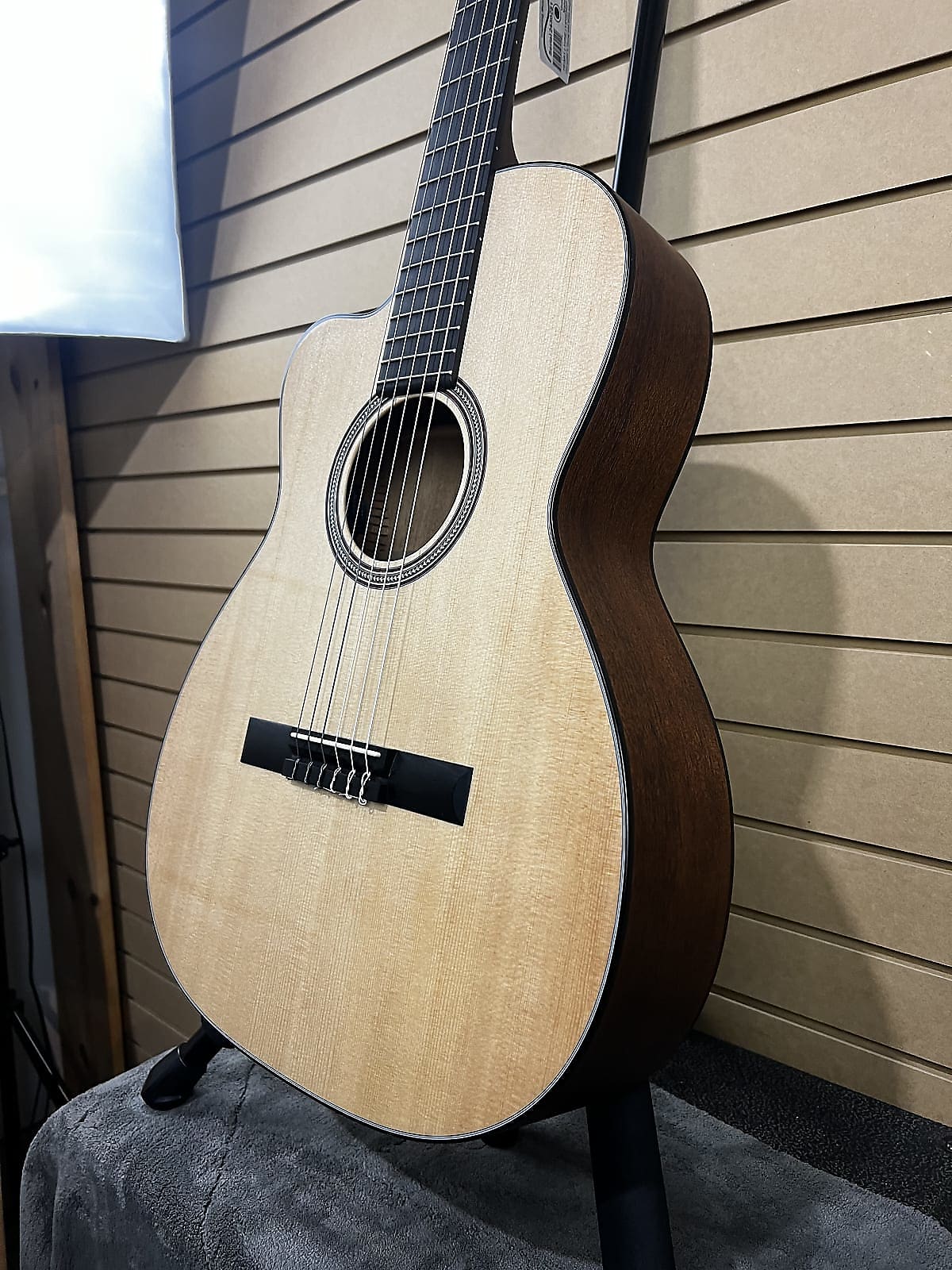 000C12-16E Nylon Acoustic-electric Guitar Left-Handed - Natural #281