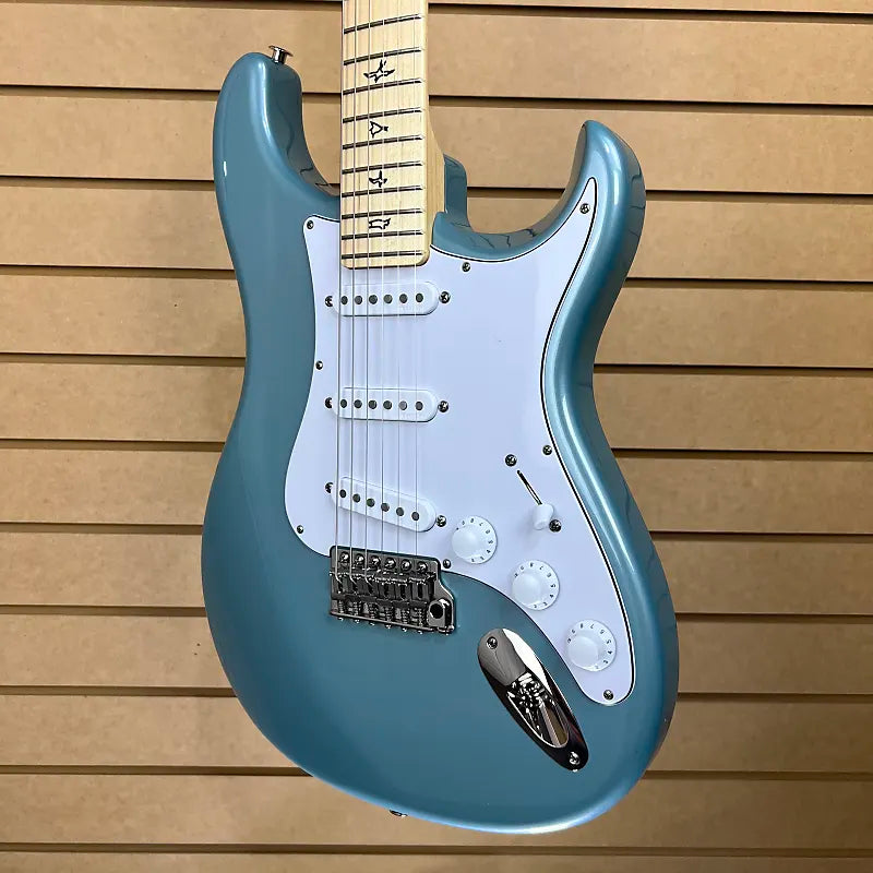 Silver Sky Electric Guitar - Polar Blue with Maple Fingerboard #920