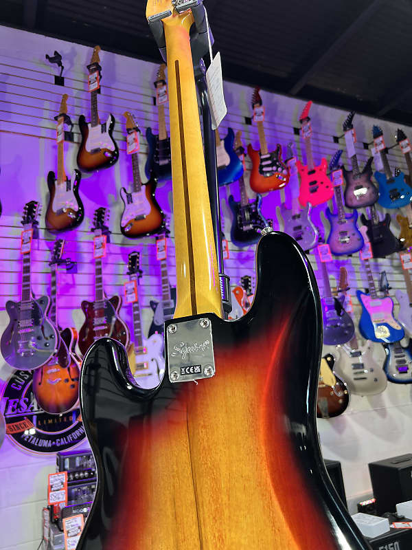 Squier Classic Vibe '60s Precision Bass - 3-Tone Sunburst *FREE PLEK WITH PURCHASE*! 634