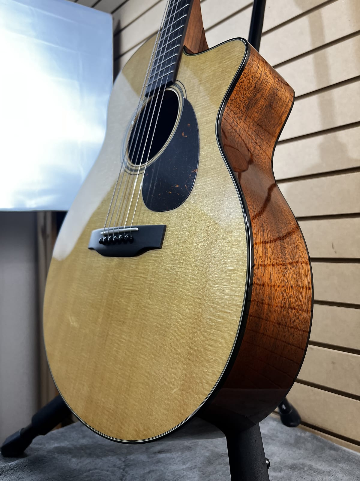 SC-18E Acoustic-electric Guitar - Aged Natural #261