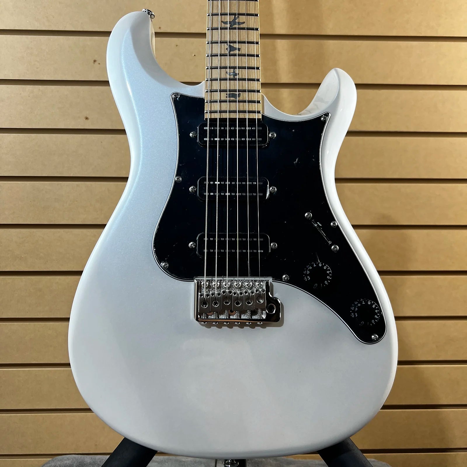 SE NF 3 Electric Guitar - Pearl White with Maple Fingerboard #957