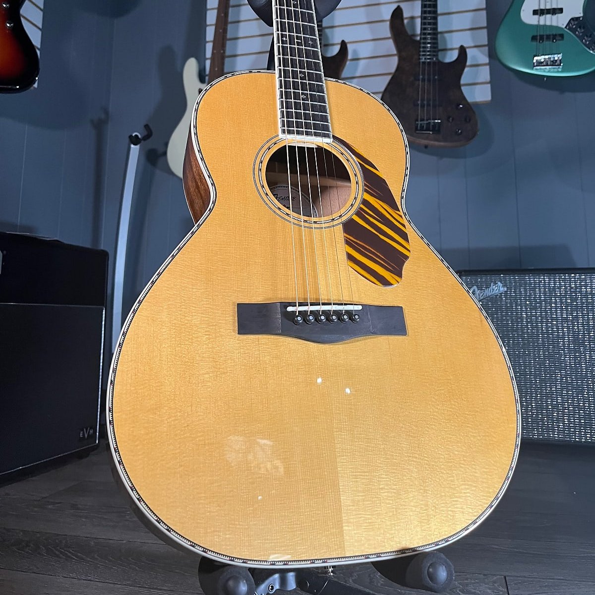 Paramount PS-220E Solid Wood A/E Parlor, Natural #452