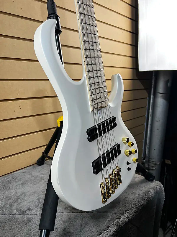 BTB Bass Workshop Multi-scale 5-string Electric Bass - Pearl White Matte #818