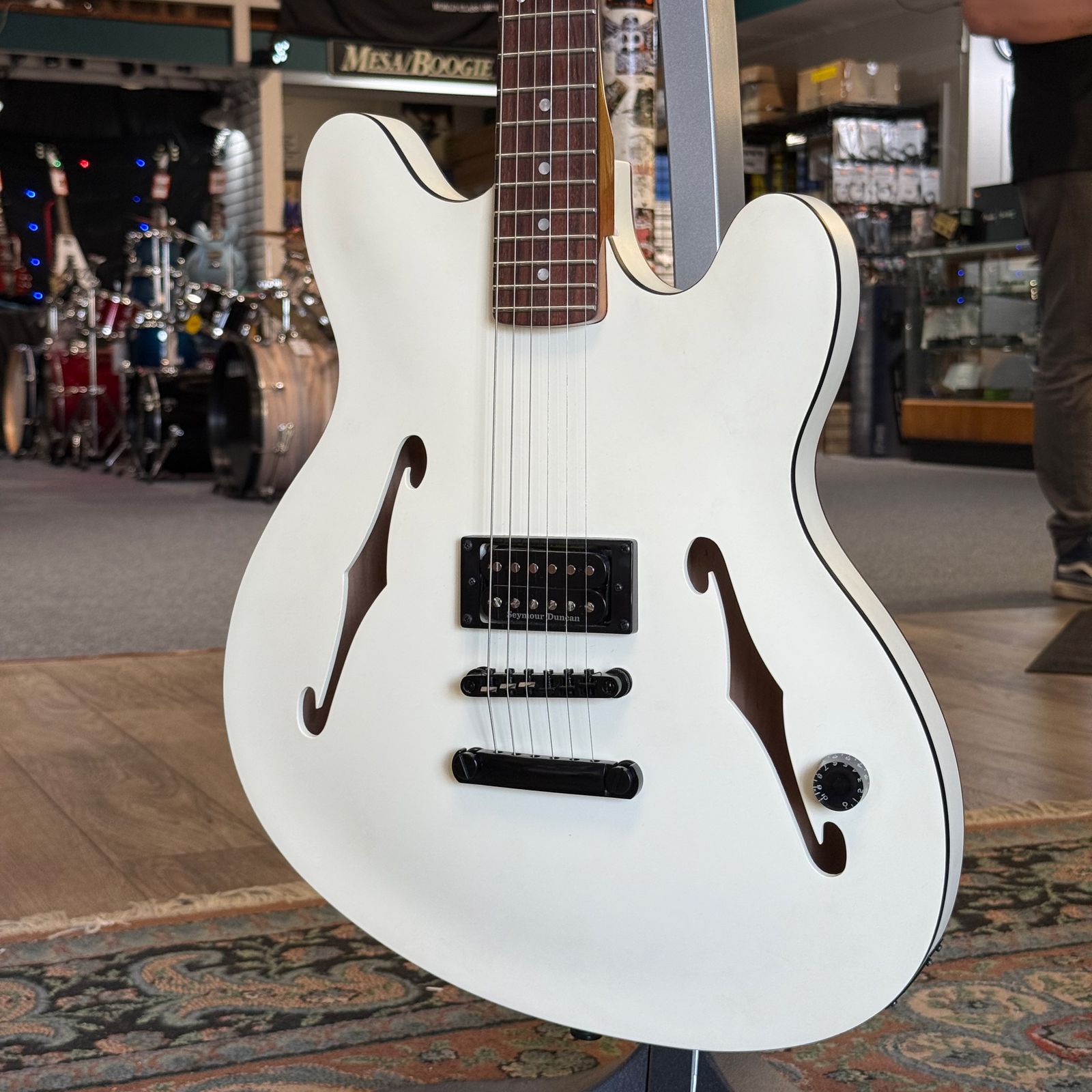 Fender Tom DeLonge Starcaster, Olympic White