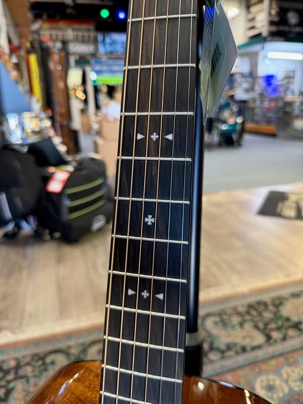 Martin 00-DB Jeff Tweedy, Tweedy Burst