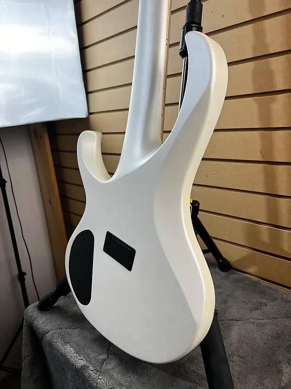 BTB Bass Workshop Multi-scale 5-string Electric Bass - Pearl White Matte #818