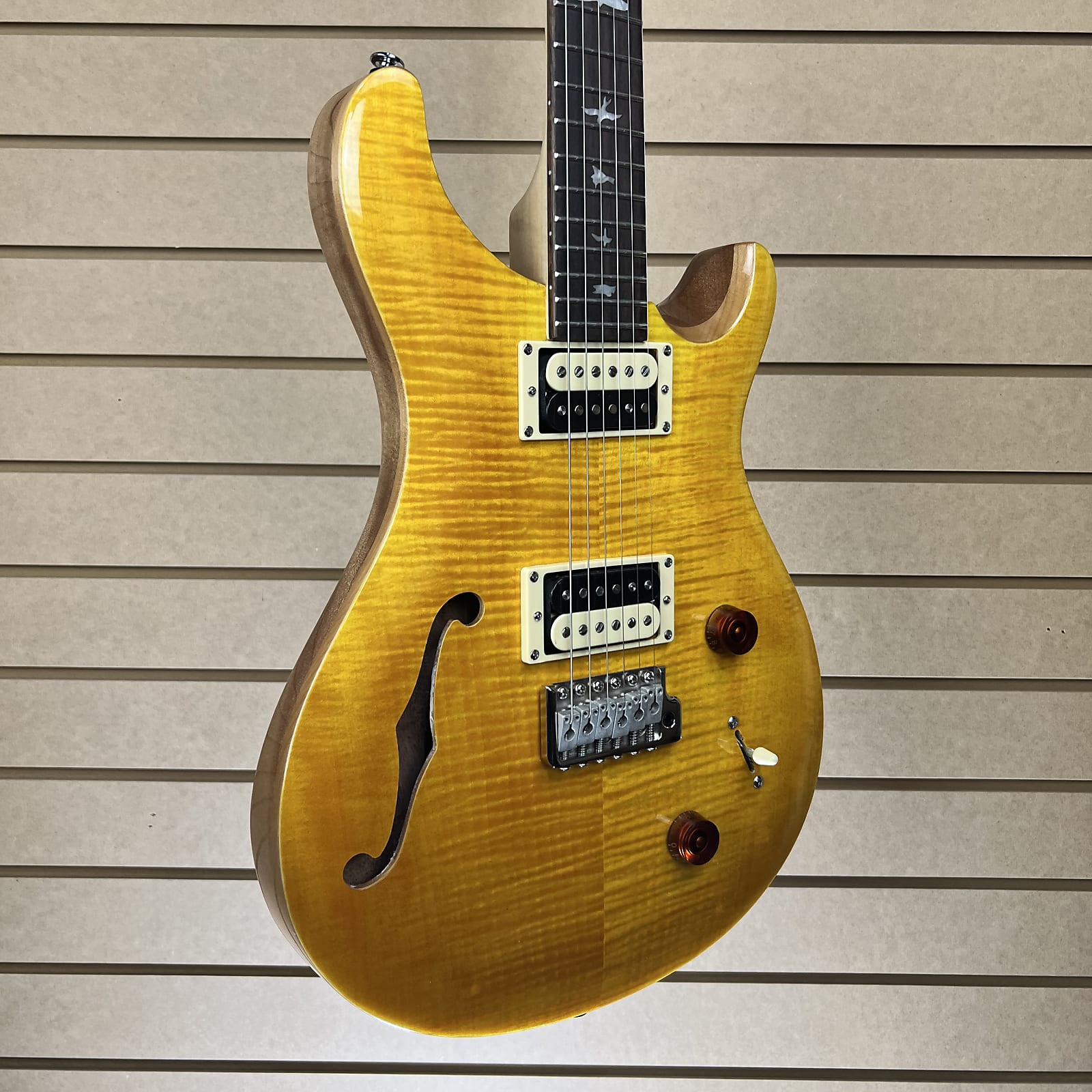 SE Custom 22 Semi-hollow Electric Guitar - Santana Yellow #351