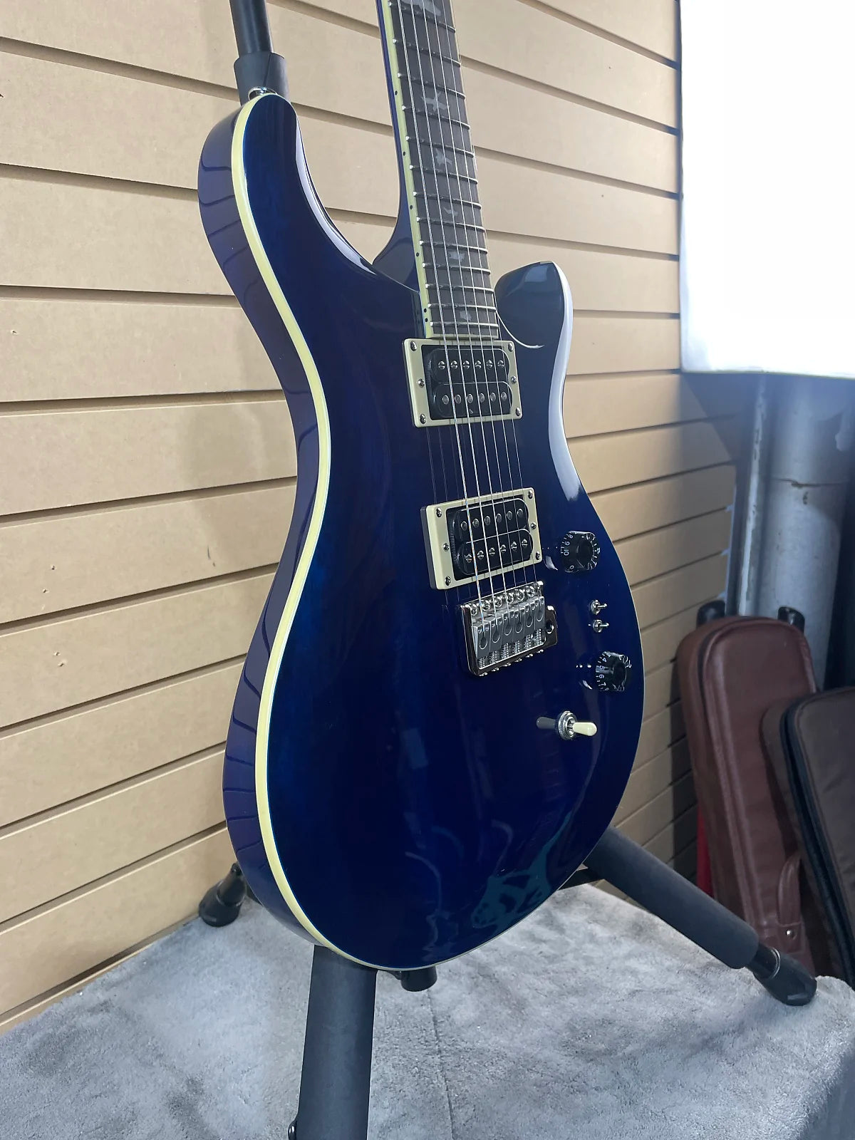 SE Standard 24-08 Electric Guitar - Translucent Blue #600