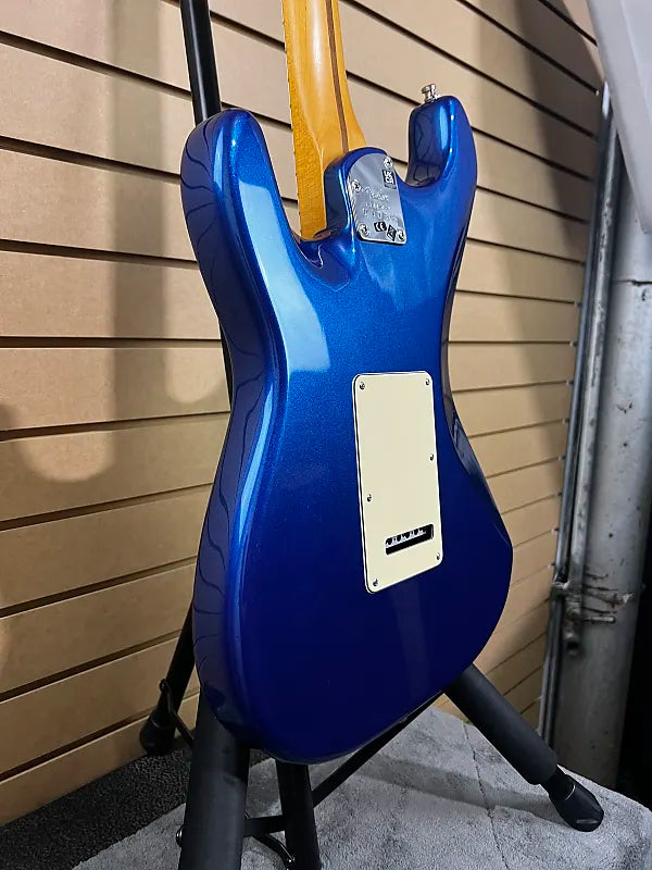 American Ultra Stratocaster - Cobra Blue w/Maple Fretboard #501