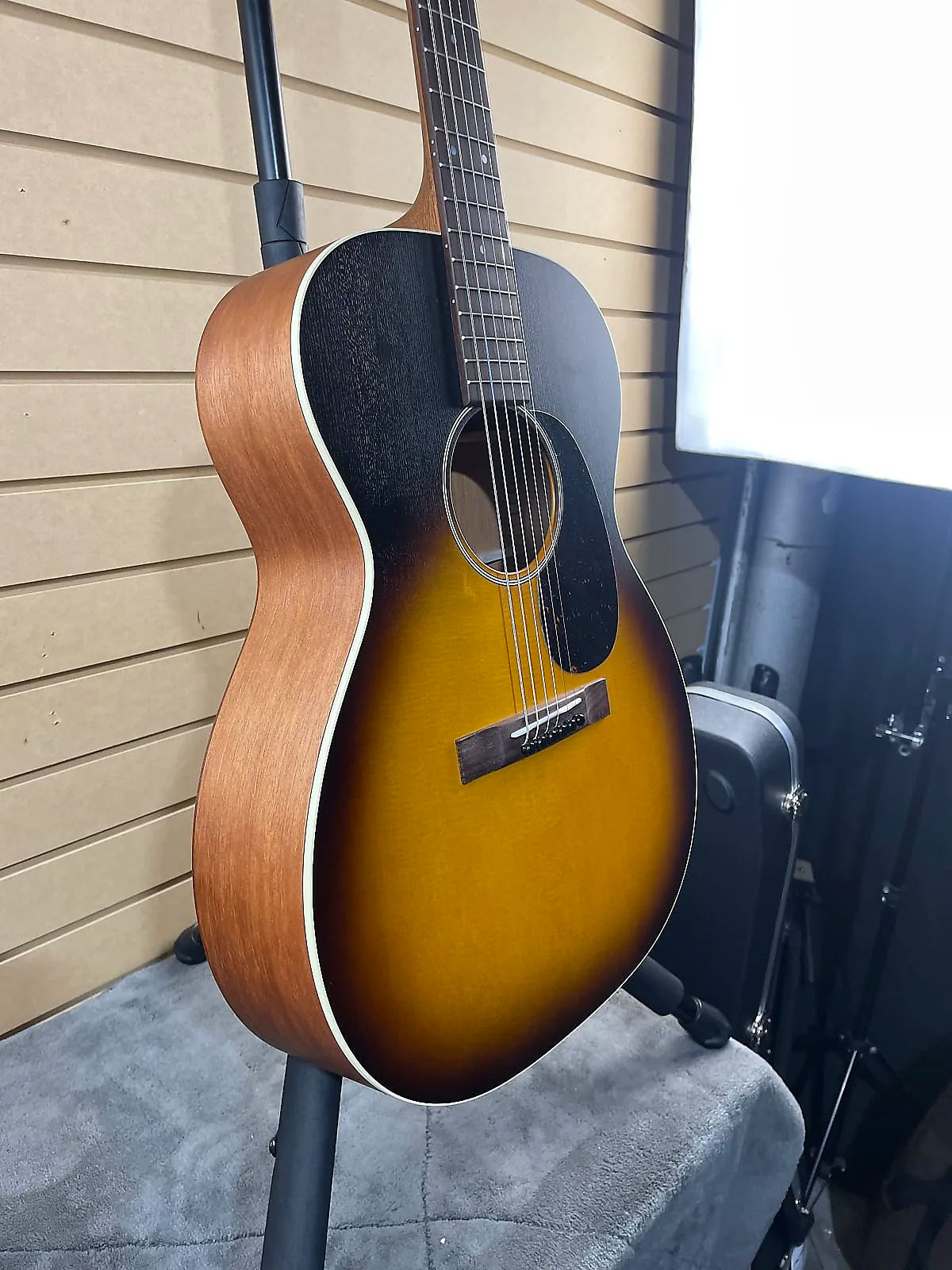 000-17 Acoustic Guitar - Whiskey Sunset #767