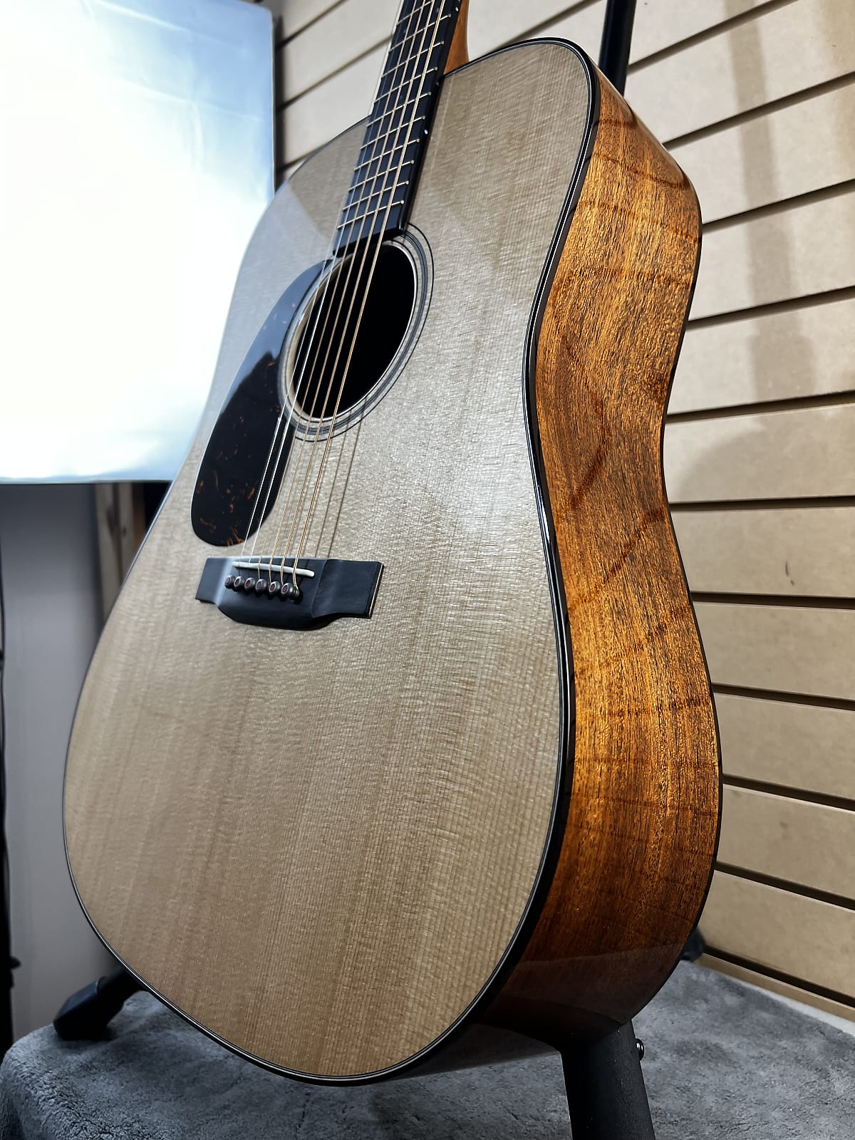 D-18 Modern Deluxe Left-Handed Acoustic Guitar - Natural #321