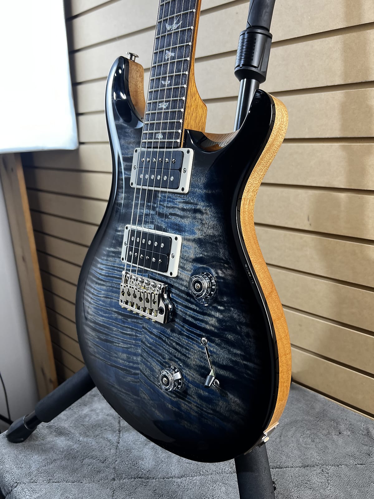 Custom 24 - Faded Whale Blue Burst #738