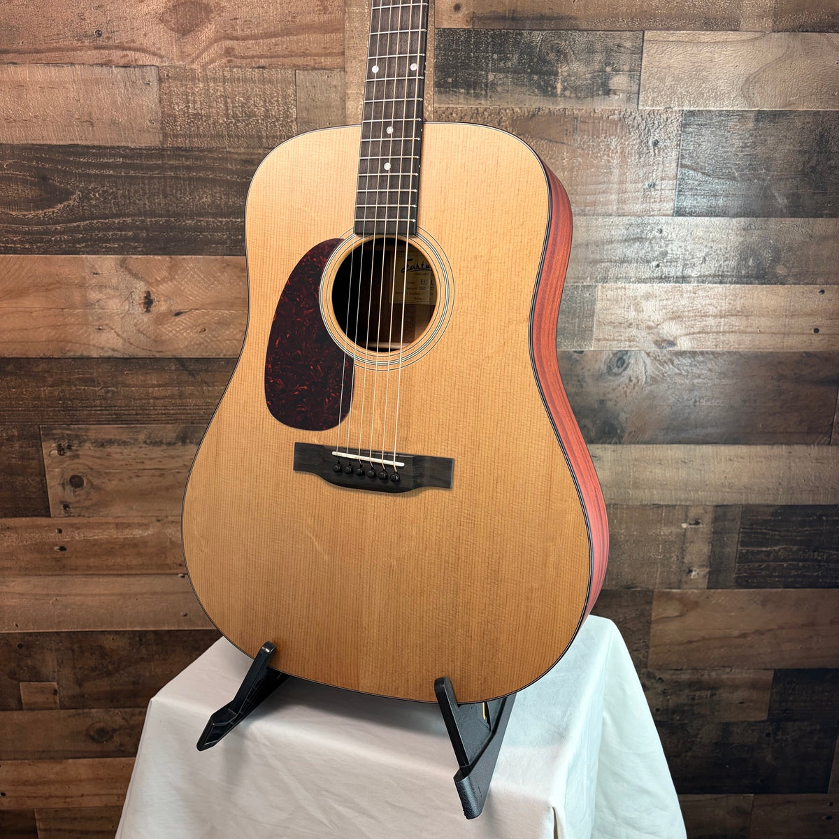 Eastman E1DL Left Handed Acoustic Guitar