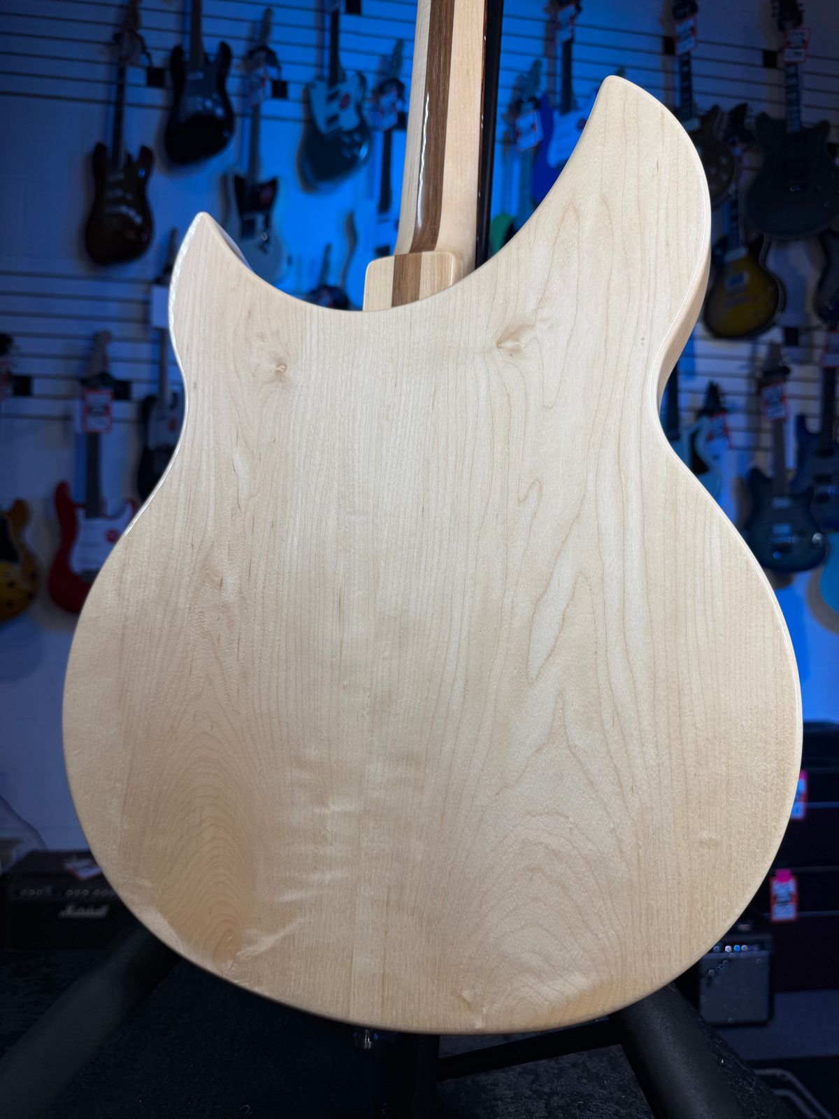 Rickenbacker 330/12 Mapleglo