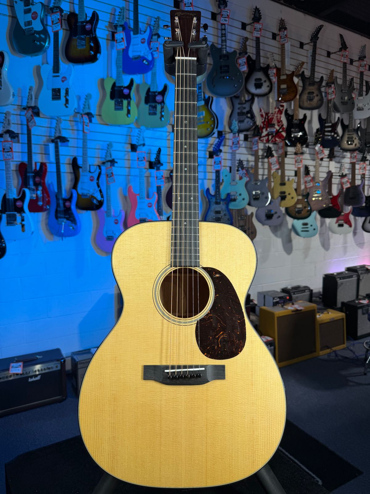 Martin 000-18 Standard Series Acoustic Guitar, Natural with Aging Toner