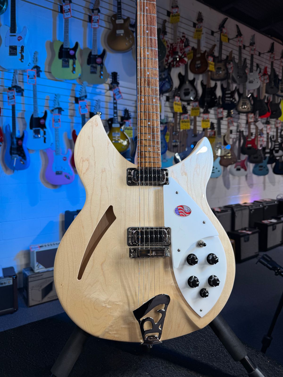 Rickenbacker 330 Mapleglo