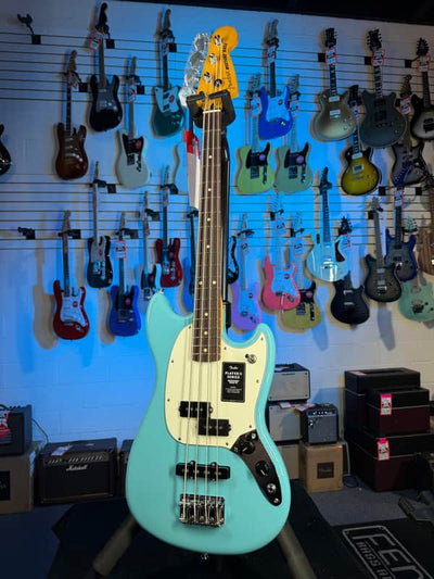 Fender Player II Mustang PJ Bass Aquatone Blue