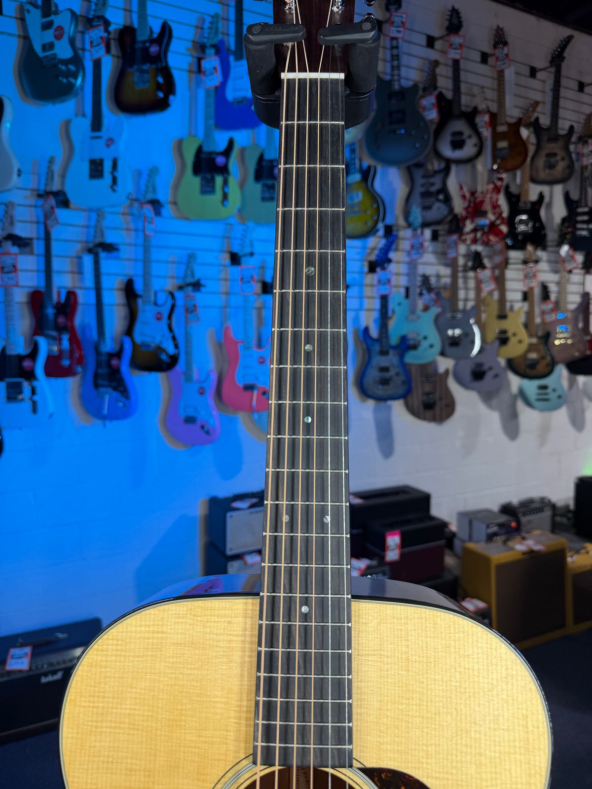 Martin 000-18 Standard Series Acoustic Guitar, Natural with Aging Toner