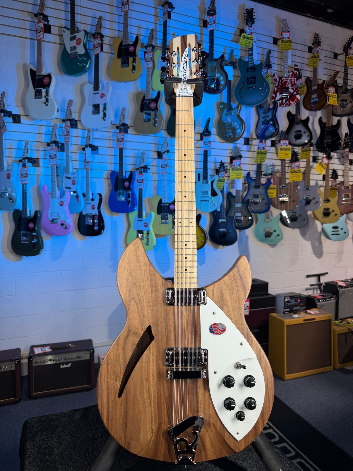 Rickenbacker 330/12 Walnut