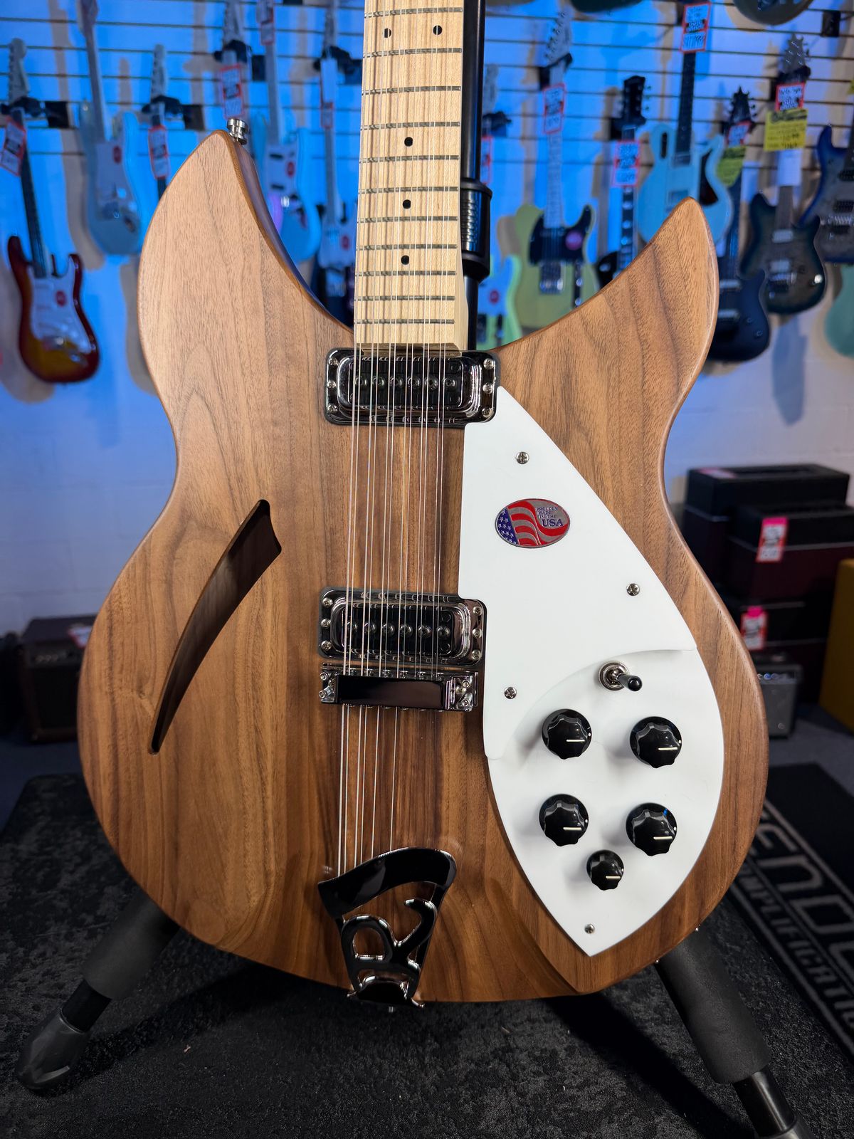 Rickenbacker 330/12 Walnut