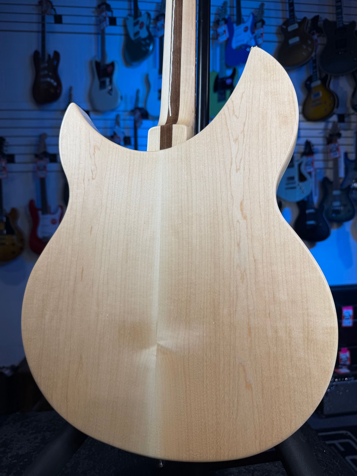 Rickenbacker 330/12 Mapleglo