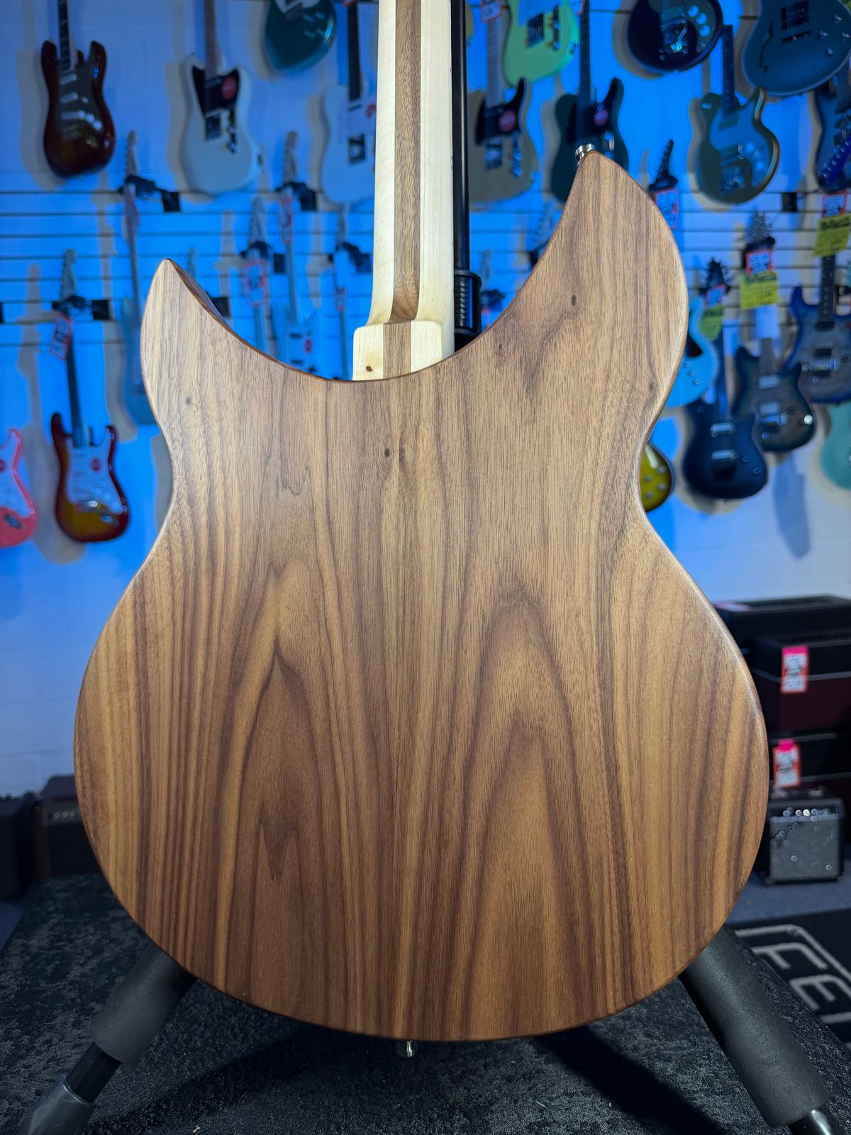 Rickenbacker 330/12 Walnut
