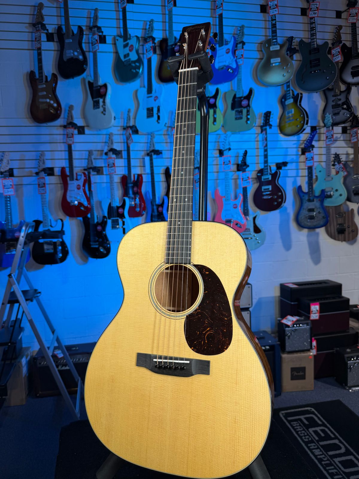 Martin 000-18 Standard Series Acoustic Guitar, Natural with Aging Toner