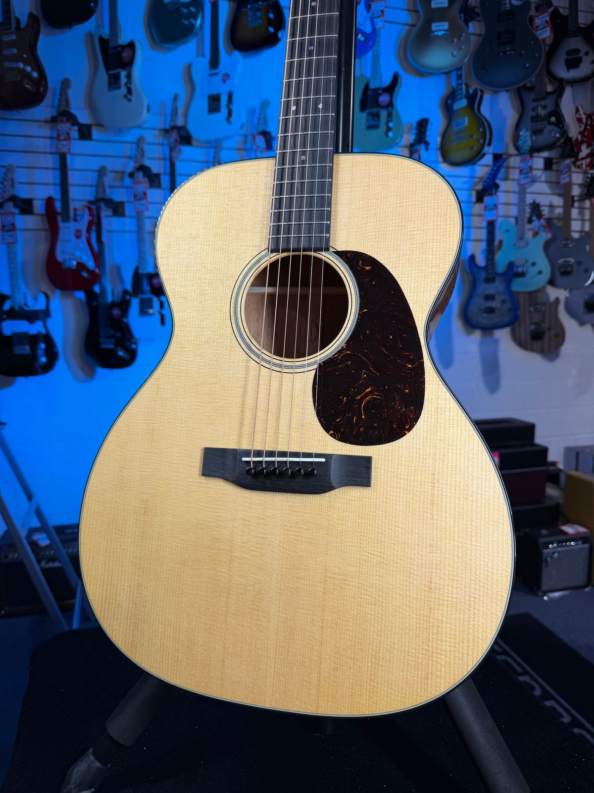 Martin 000-18 Standard Series Acoustic Guitar, Natural with Aging Toner