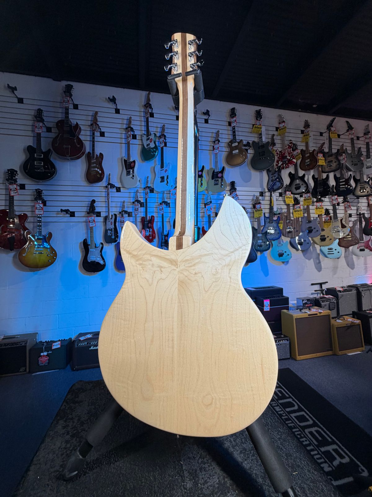 Rickenbacker 330 Mapleglo