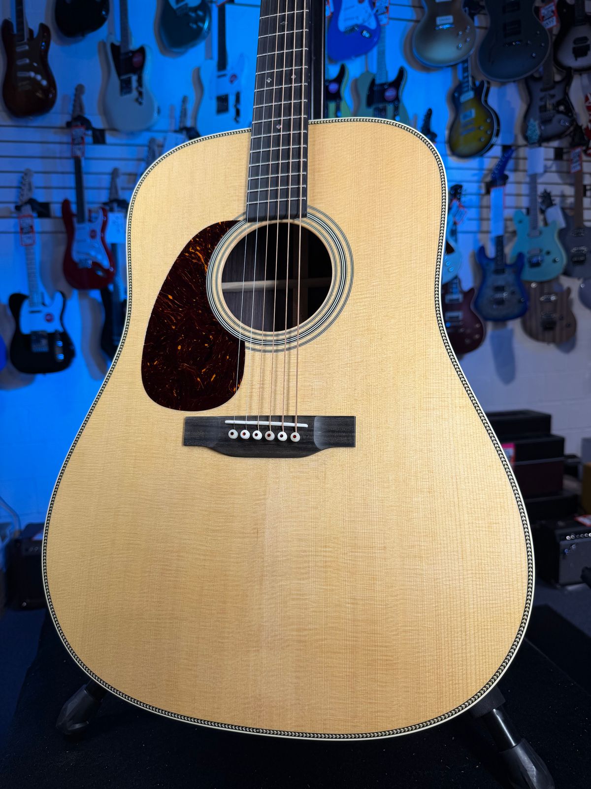 Martin Super HD-28 Left-Handed Acoustic, Natural